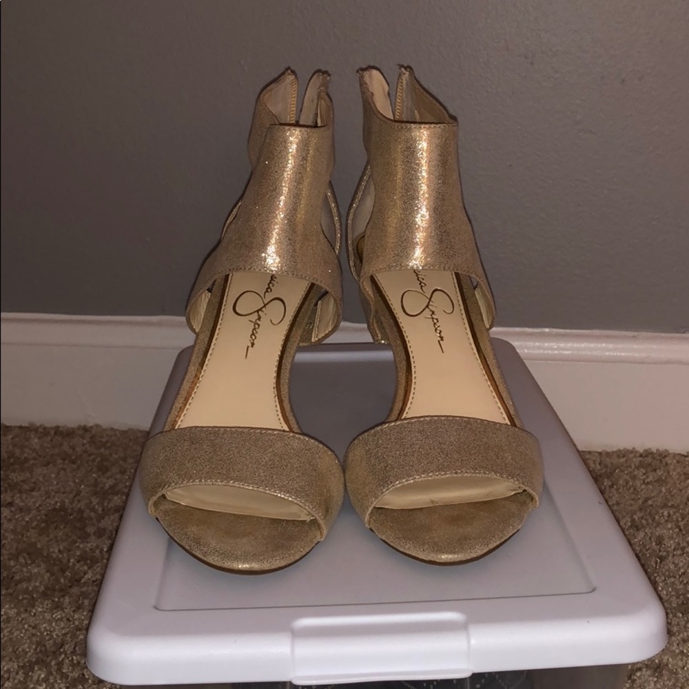 Jessica Simpson gold size 7 heels